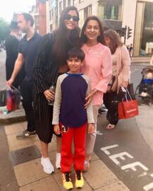 जब लंदन की सड़कों पर घूमने के दौरान जूही चावला से टकरा गईं सोनम कपूर