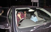 दोस्त के साथ डिनर करने पहुंचीं बिग बी की नातिन नव्या, कैमरा देखते ही मुंह छिपा लिया