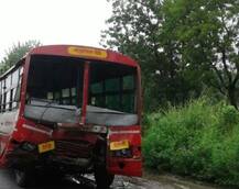 यूपी : बस और कार की टक्कर में एक ही परिवार के आठ लोगों सहित नौ की मौत