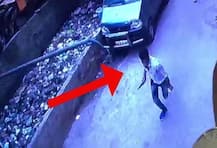 दिल्ली : घर के सामने ही चाकू मार कर 21 साल की लड़की की हत्या, CCTV में कैद हुई वारदात