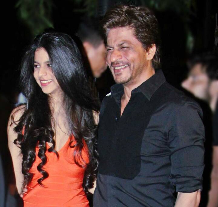 कुछ समय पहले ही सुहाना खान बॉलीवुड एक्टर और अपने पिता शाहरुख खान के साथ एक पार्टी में नजर आईं.