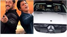 शाहरुख ने सलमान को गिफ्ट में दी लग्जरी कार, अब नई कार में \'गर्लफ्रेंड\' यूलिया संग आए नजर!