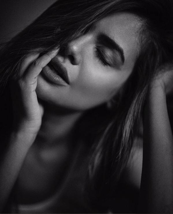  वह लगातार फैंस के बीच अपनी खूबसूरत तस्वीरों को शेयर करती आईं हैं. 