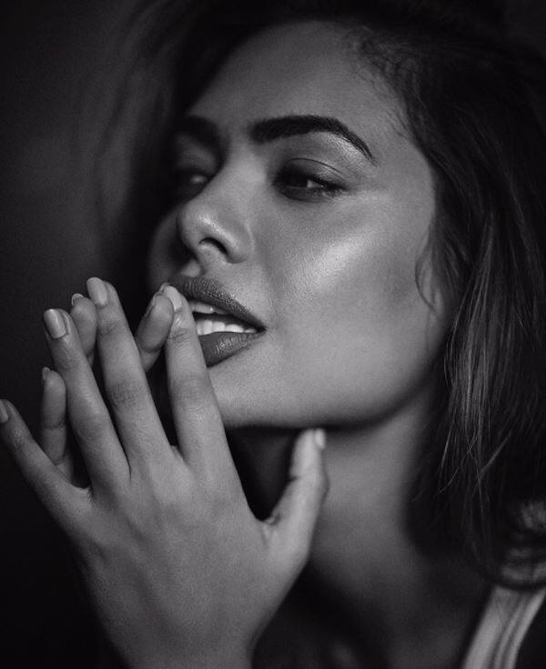  उन्होंने हाल ही में अपने इंस्टाग्राम पर बेहद मदहोश कर देने वाली खूबसूरत तस्वीरों को शेयर किया है.