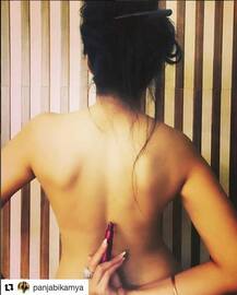 IN PICS: काम्या पंजाबी #lipstickrebellion कैम्पेन को सपोर्ट करने के लिए हुईं बैकलैस, बाद में हटाई तस्वीर