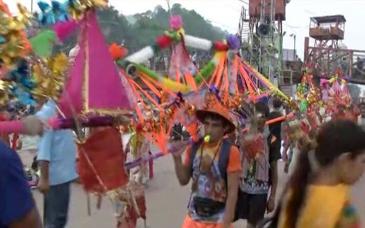 सावन का पहला सोमवार, देश भर के शिव मंदिरों में गूंज रहे हैं भोलेनाथ के जयकारे