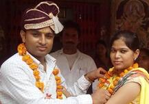 हमीरपुर: \'रिवॉल्वर रानी\' ने प्रेमी अशोक से रचाई शादी