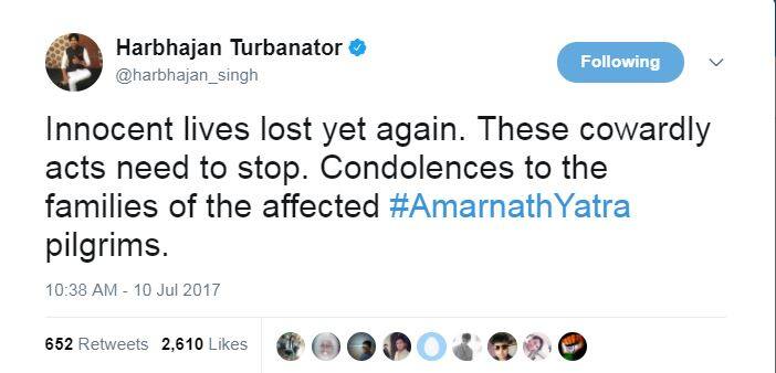 भारतीय टीम के दिग्गज स्पिन गेंदबाज हरभजन सिंह लिखते हैं कि एक बार फिर मासूम लोगों को अपनी जिंदगी गंवानी पड़ी. ऐसे कायराना हमले तुरंत रुकने चाहिए. उन्होंने पीड़ित परिवारों के लिए दुख व्यक्त किया है.