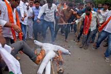 अमरनाथ हमला: देश भर में प्रदर्शन, लोगों ने जलाए पाकिस्तान के पुतले