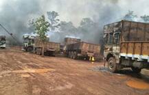 छत्तीसगढ़ : कांकेर में नक्सलियों ने फूंकीं 19 गाड़ियां, मजदूर व कर्मचारियों को बनाया बंधक