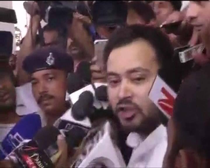 आरोपों पर तेजस्वी का मोदी-अमित शाह पर हमला, अब नीतीश के पास विकल्प क्या हैं? Bjp Is In Fear With Mahagathbandhan Tejasvi Yadav Know What Is Options For Nitish आरोपों पर तेजस्वी का मोदी-अमित शाह पर हमला, अब नीतीश के पास विकल्प क्या हैं?