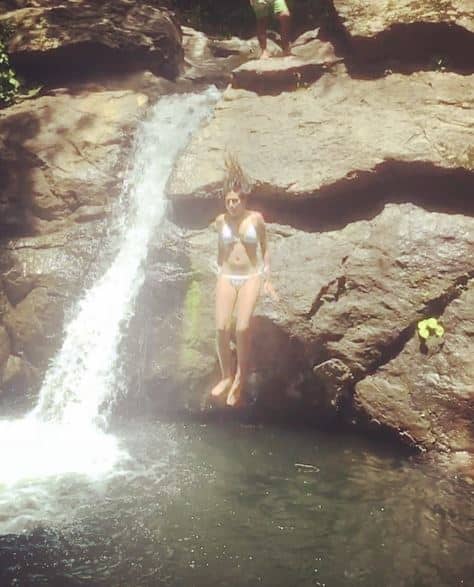 मोनिका इंस्टाग्राम पर काफी एक्टिव रहती हैं और लगातार अपनी तस्वीरें शेयर करती हैं.