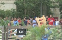 नोएडा सोसाइटी में \'संग्राम\' : मेड पर चोरी के आरोप पर बवाल, जमकर पथराव