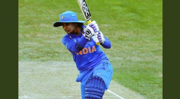 मिताली ने विश्व कप में ऑस्ट्रेलिया के खिलाफ चल रहे मैच की पहली पारी के 29वें ओवर की चौथी गेंद पर एक रन लेते ही यह ऐतिहासिक उपलब्धि हासिल की. इस मैच से पहले वह इस मुकाम से 34 रन दूर थीं.