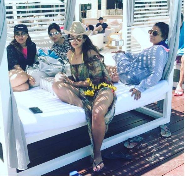 सीमा ने भी अपने इंस्टग्राम पर कुछ तस्वीरें शेयर की हैं.