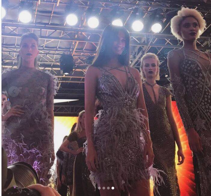 IIFA एक सालाना अवॉर्ड शो है जिसमें हिंदी फिल्मों और उससे जुड़े लोगों को सम्मानित किया जाता है.