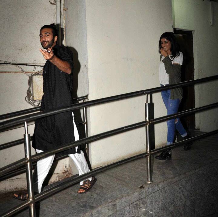 अब खबरों के मुताबिक नव्या जिस 'मिस्ट्री ब्वॉय' के साथ हाल के दिनों में नजर आई थीं वह मशहूर बॉलीवुड एक्टर जावेद जाफरी के बेटे मिजान हैं.