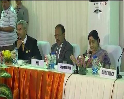 सरकार ने डोकलाम विवाद और जम्मू-कश्मीर मुद्दे पर विपक्ष को जानकारी दी सरकार ने डोकलाम विवाद और जम्मू-कश्मीर मुद्दे पर विपक्ष को जानकारी दी