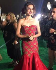 IIFA 2017: टाइम्स स्क्वायर पर हुए फैशन शो में शोस्टॉपर बनीं तापसी, दीया