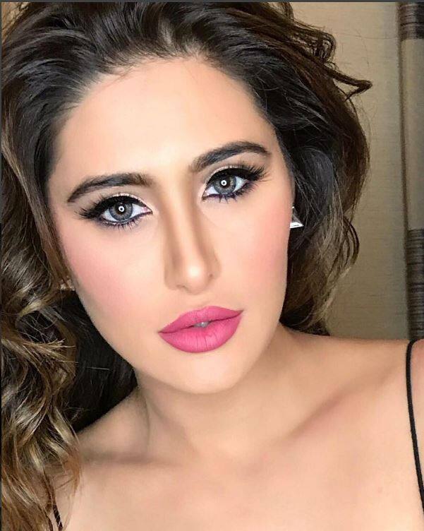 फिल्म 'रॉकस्टार' से अपना करियर रणबीर कपूर के साथ शुरू करने वाली एक्ट्रेस नरगिस फाखरी अपनी बोल्डनेस के लिए जानी जाती हैं.