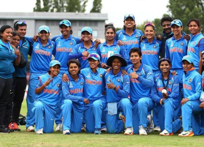 महिला विश्वकप में रनों के लिहाज़ से टीम इंडिया की ये सबसे बड़ी जीत है. भारतीय टीम ने 187 रनों से ज्यादा के अंतर से कभी किसी टीम को नहीं हराया.