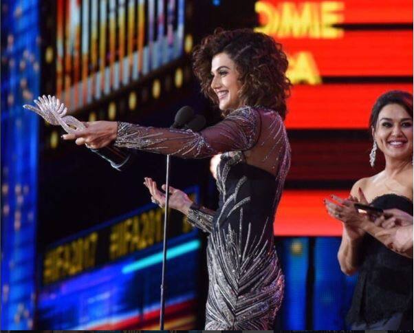 तापसी पन्नू को IIFA 'वुमन ऑफ द ईयर' का अवॉर्ड मिला.