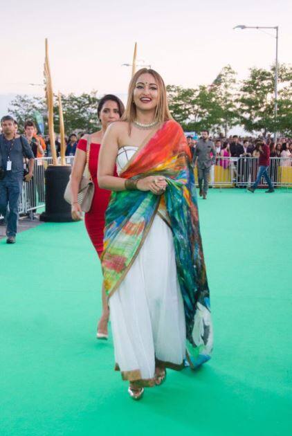 सोनाक्षी की ये तस्वीरें IIFA 2017 की हैं.
