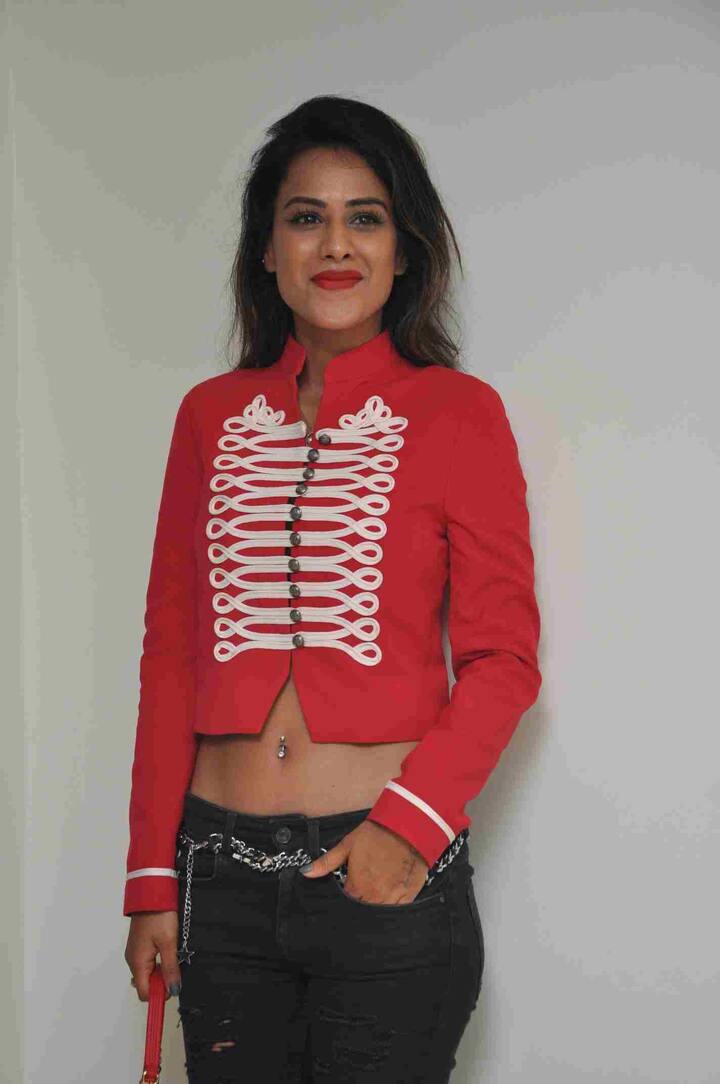 आपकी जानकारी के लिए बता दें कि निया शर्मा को पिछले साल एशिया की तीसरी सबसे सेक्सी महिला का खिताब मिला था.