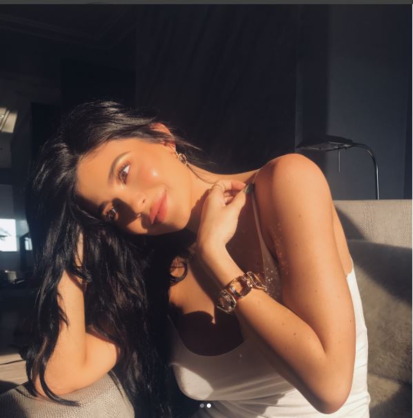 काइली जेनर ने पोस्ट की इंस्टा पर HOT तस्वीरें और कुछ ही घंटो में मिले लाखों Likes