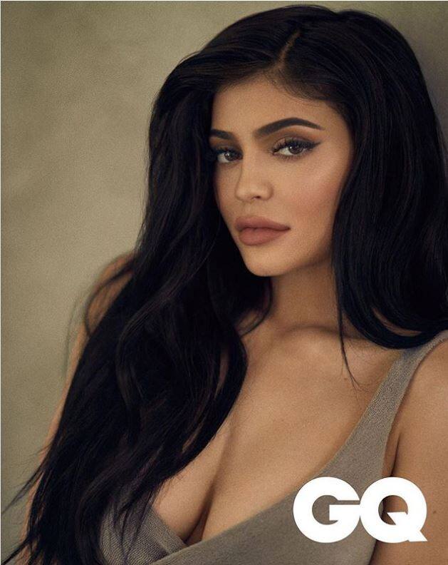 19 साल की काइली जेनर ने GQ मैक्सिको के लिए ग्रे बिकिनी में ये फोटोशूट कराया. A post shared by Kylie (@kyliejenner) on Jul 12, 2017 at 4:36pm PDT