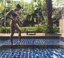 थाईलैंड में बानी जे कर रही हैं मस्ती, इंस्टाग्राम पर शेयर कीं बिकिनी की तस्वीर