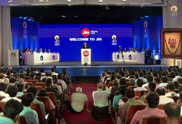 ये 100 फीसदी 4G VoLTE फोन है. जो भारत की सभी भाषा सपोर्ट के साथ आता है.