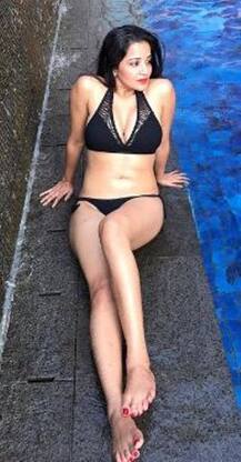 IN PICS : हॉलिडे के दौरान कुछ इस अंदाज में मस्ती कर रही हैं एक्स \'बिग बॉस\' कंटेस्टेंट मोनालिसा!