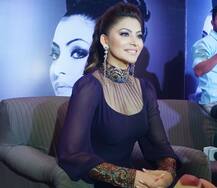 खुद के एप लॉन्च के मौके पर बेहद ग्लैमरस अंदाज में दिखीं उर्वशी रौतेला