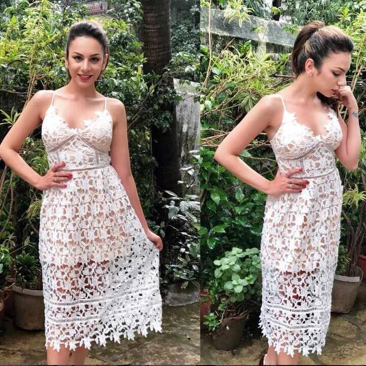 नितिभा सोशल मीडिया पर काफी एक्टिव रहती हैं और अपनी खूबसूरत तस्वीरें अपने फैंस के बीच शेयर करती रहती हैं.