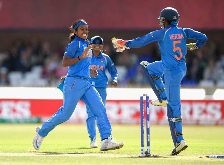  साल 2017 का वर्ल्ड कप इनामी राशी के हिसाब से भी खास है. बता दें कि पिछली बार साल 2013 में आईसीसी ने फाइनल की विजेता टीम को करीब 1.3 करोड़ रुपए की इनामी राशी दी थी, जिसे इस दफा बढ़ाकर करीब 14 करोड़ कर दिया गया है.