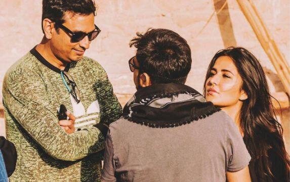 वहीं उन्होंने ये तस्वीर पोस्ट करके जानकारी दी है कि उनकी आने वाली फिल्म टाइगर जिंदा है के सिलसिले में उन्होंने एक मुकम्मल मुलाकात भी की. बताते चलें कि टाइगर ज़िंदा है उनकी एक फिल्म एक था टाइगर का सिक्व्ल होगी. एक था टाइगर में सलमान फिल्म के लीड थे और आने वाली फिल्म में भी सलमान और कटरीना साथ दिखेंगे.