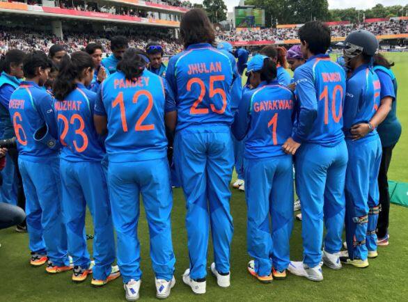 वर्ल्ड कप में रनर-अप रहने पर टीम इंडिया को 2.12 करोड़ रुपए की प्राइज मनी मिली है. जिसे एक मोटी रकम माना जा सकता है.