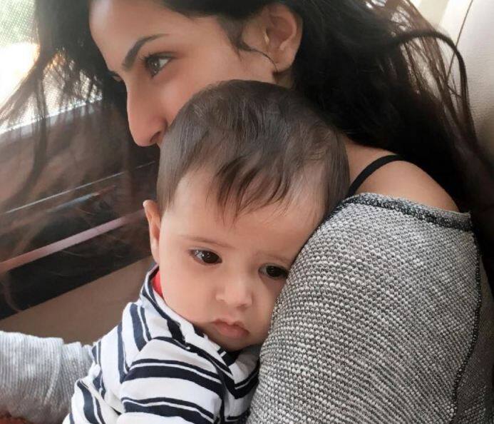 श्वेता तिवारी की बेटी पलक के साथ उनकी बेटे रेयांश की ऐसी तस्वीरों से ये साफ पता चलता है कि पलक अपने प्यारे भाई के आने से बेहद खुश हैं. पलक, रेयांश से बहुत प्यार करती हैं.