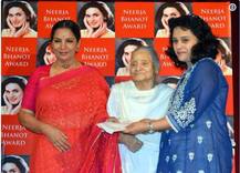 शबाना ने रमा भनोट के साथ वाली तस्वीर शेयर की