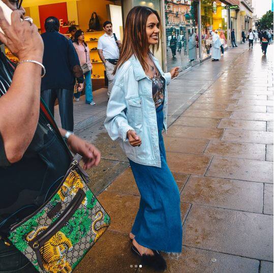 देखें उनकी चंद और तस्वीरें     Coming Soon.. film by @arjun.mark A post shared by Esha Gupta (@egupta) on Jul 10, 2017 at 7:03am PDT 