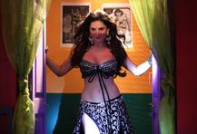 संजय दत्त की ‘भूमि’ में आइटम नंबर करती नजर आएंगी सन्नी लियोनी