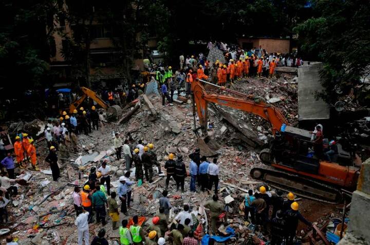 अधिकारी ने कहा कि साई दर्शन इमारत से करीब पांच लोगों को सुरक्षित बाहर निकाल लिया गया है और अन्य लोगों की खोज जारी है.