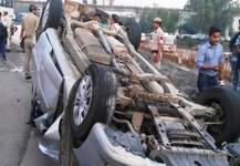 दिल्ली: NH 24 पर आज सुबह सड़क हादसे में एक ही परिवार के 6 लोगों की मौत