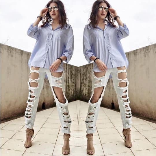 वैसे फिल्म का ट्रेलर उतना ही प्रॉमिसिंग है जितना इन तस्वीरों में अनुष्का का फैशन और देखने से तो यही लग रहा है कि ये शाहरुख की कमबैक फिल्म हो सकती है. देखें फिल्म का ट्रेलर     I lost my ring & found Harry! What else does this journey have in store for me? #JHMSTrailer @iamsrk @redchilliesent @imtiazaliofficial A post shared by AnushkaSharma1588 (@anushkasharma) on Jul 21, 2017 at 4:23am PDT 