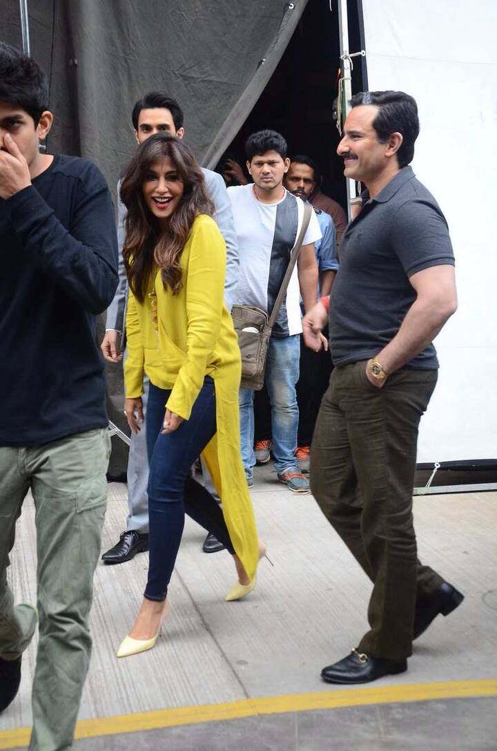 यलो टॉप और डेनिम जींस में चित्रांगदा हमेशा की तरह बेहद उम्दा लग रही थीं.