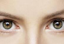 करवाने जा रहे हैं आंखों की सर्जरी, रखें इन बातों का ख्याल! 