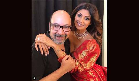 Couture Week: मोनिशा जयसिंह के डिज़ाइन में शिल्पा शेट्टी ने किया रैंप वॉक Couture Week: मोनिशा जयसिंह के डिज़ाइन में शिल्पा शेट्टी ने किया रैंप वॉक