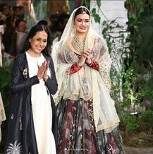 अंजू मोदी के लिए दुल्हन बनीं दिया मिर्ज़ा