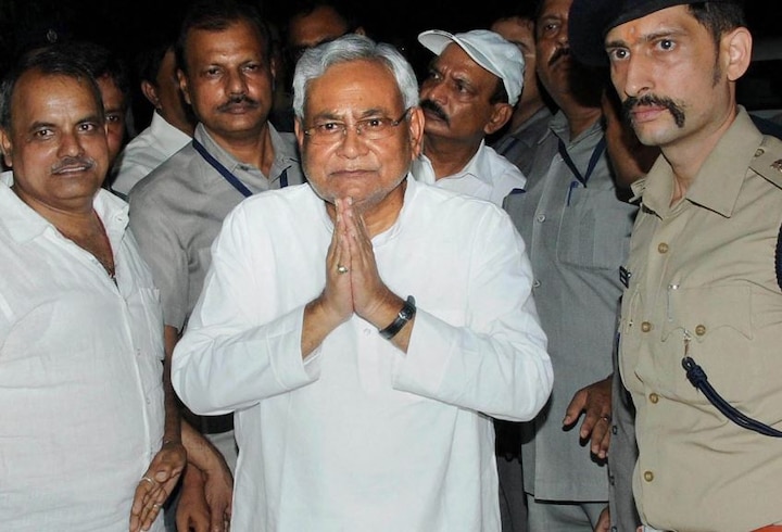 SC rejects plea against Bihar CM Nitish Kumar SC ने नीतीश कुमार को अयोग्य ठहराने वाली दूसरी याचिका भी की खारिज